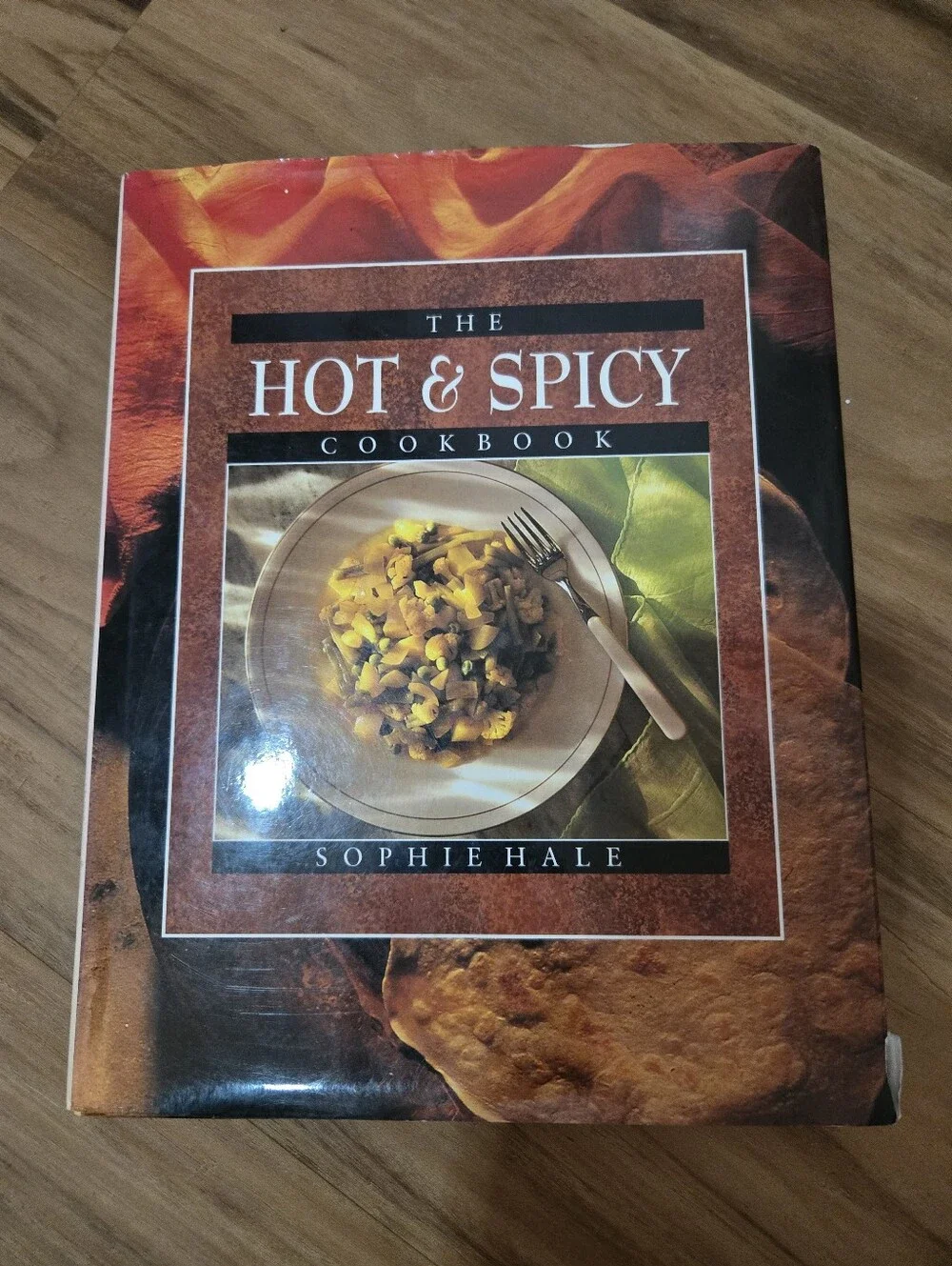 4/$15 The Hot & Spicy Cookbook Sophie Hale Hardcover 1996 International Spicy